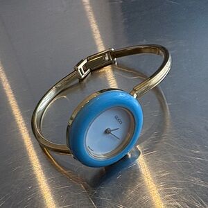 Vintage Gucci Gold 11/12.2 watch